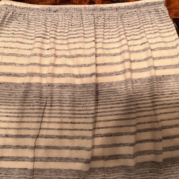C&C California Size M Skirt - Picture 9 of 9